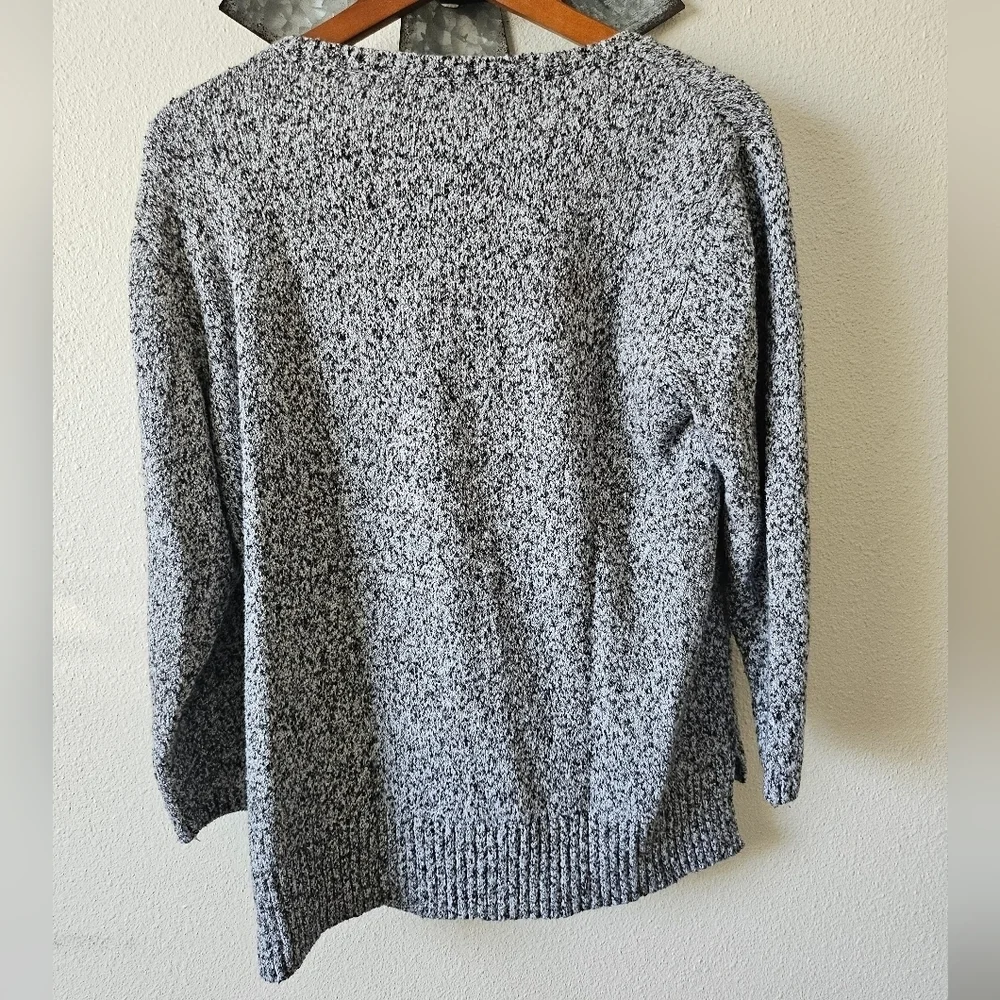 J.Jill Women's Gray Front Pockets knit Casual Chic comfy Sweater Size M.
